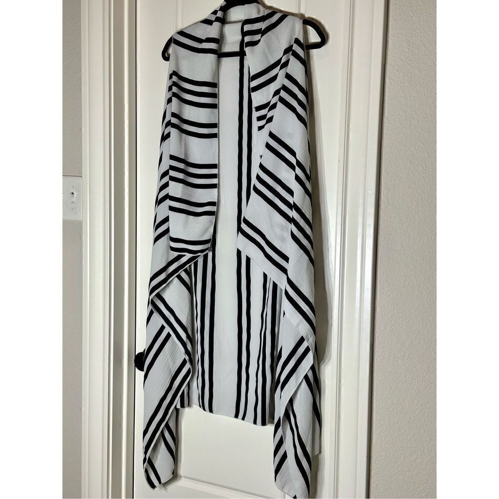 Black and white striped caftan